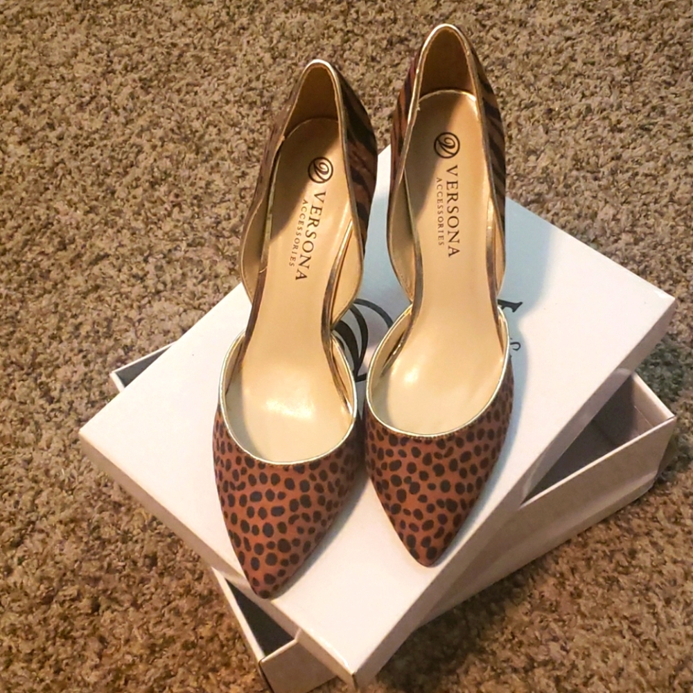 Versona Heels - Picture 1 of 3